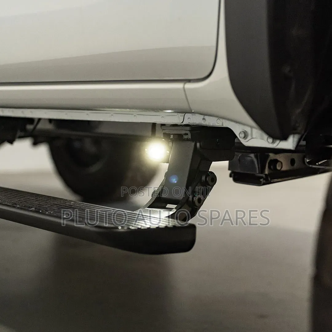 2026 Hilux Automatic (Electric) Side Step