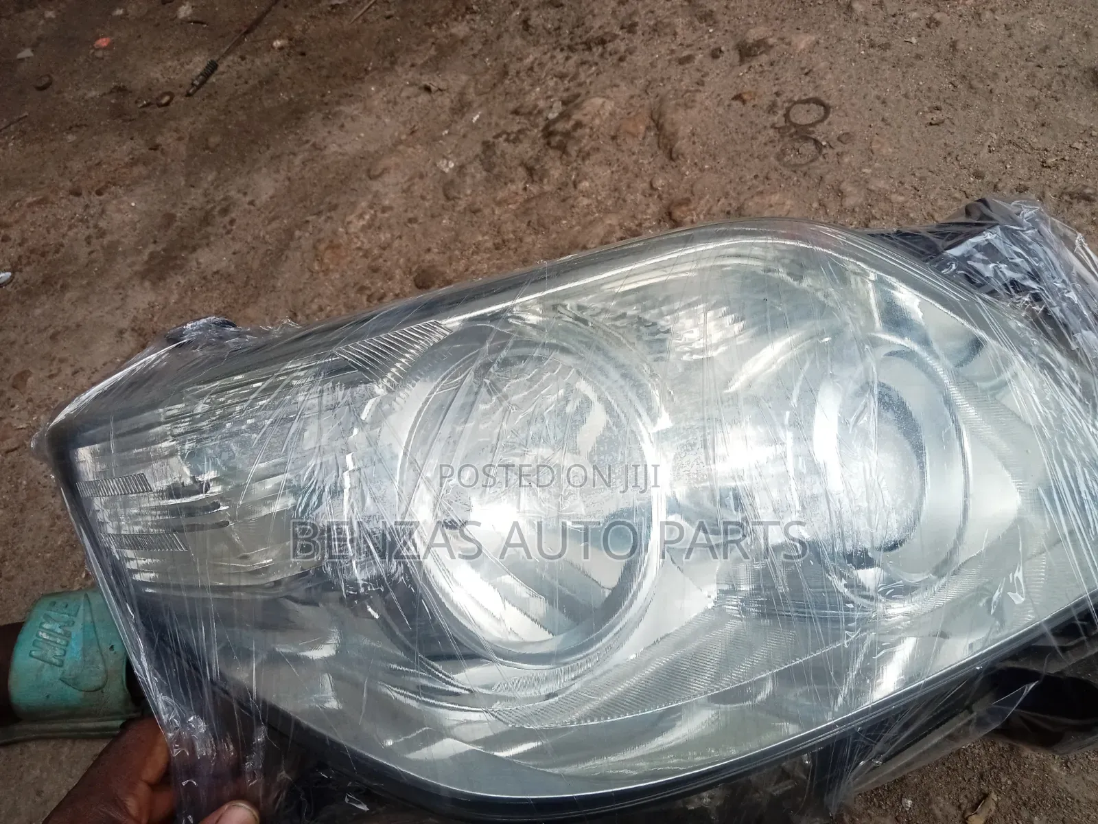 Toyota Tacoma 2013 Headlight Replacement