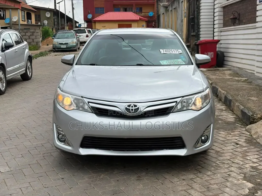 Toyota Camry LE 4dr Sedan (2.5L 4cyl 6A) 2013 Silver