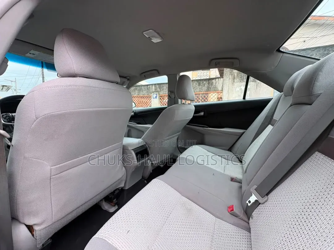 Toyota Camry LE 4dr Sedan (2.5L 4cyl 6A) 2013 Silver