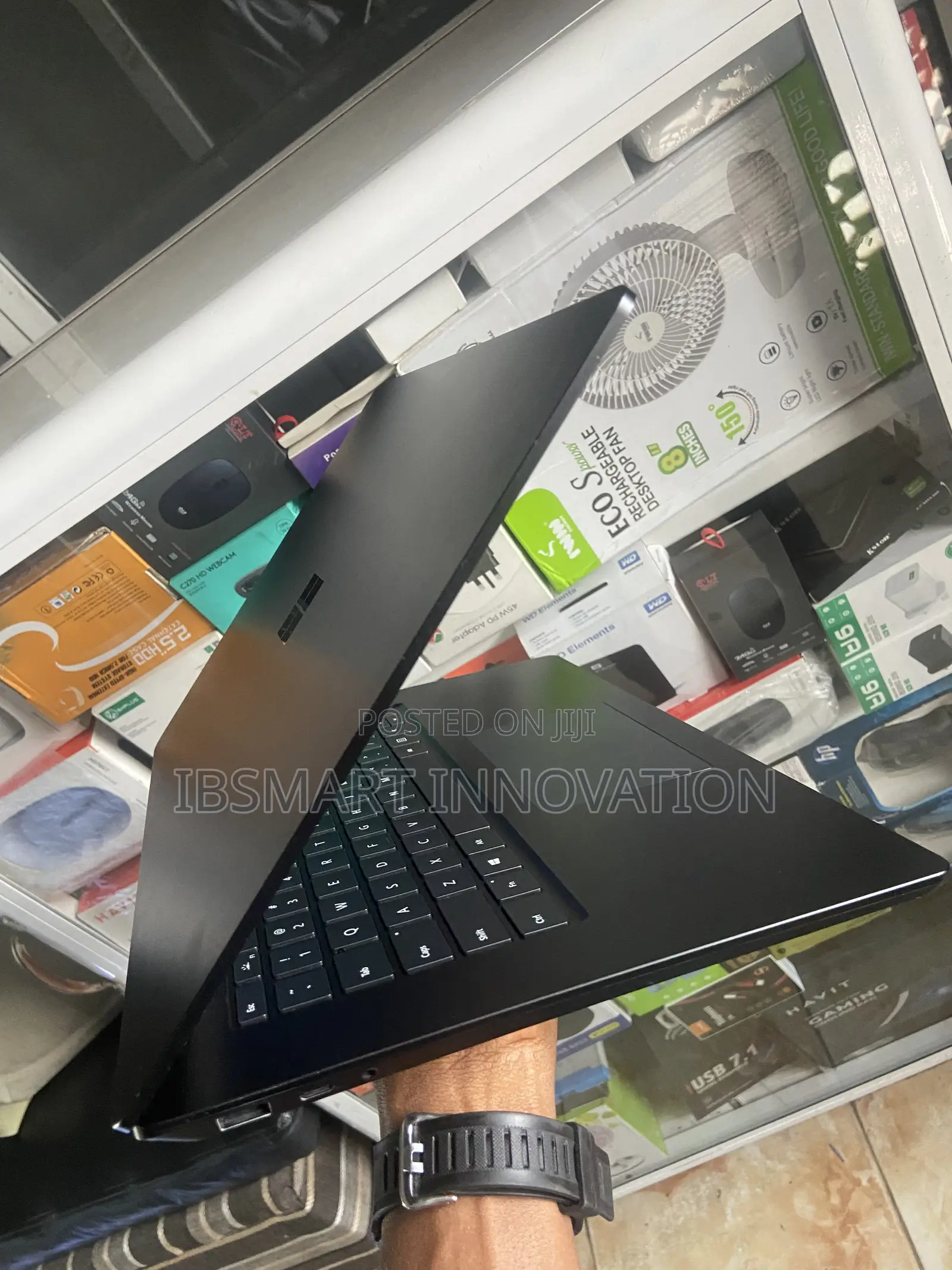 Laptop HP 15-dw1197nia 16GB Intel Core i7 SSD 256GB