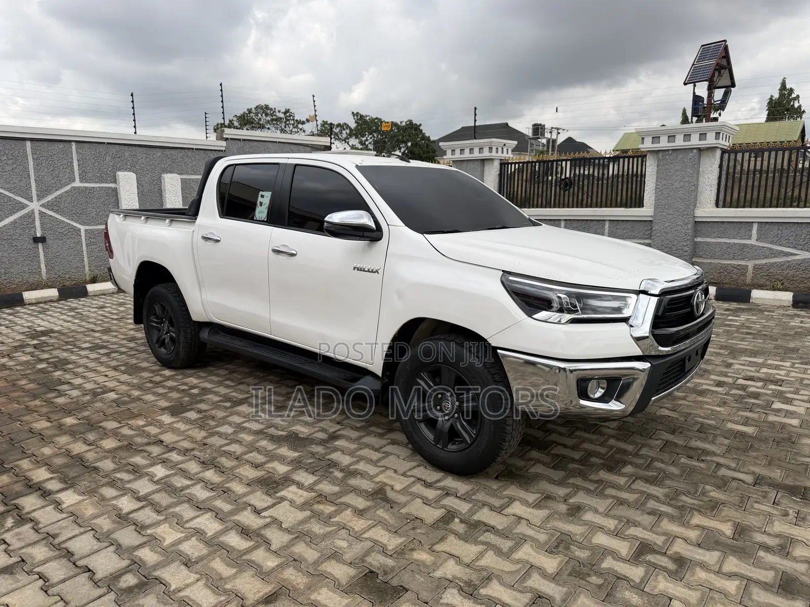 Toyota Hilux 2024 White