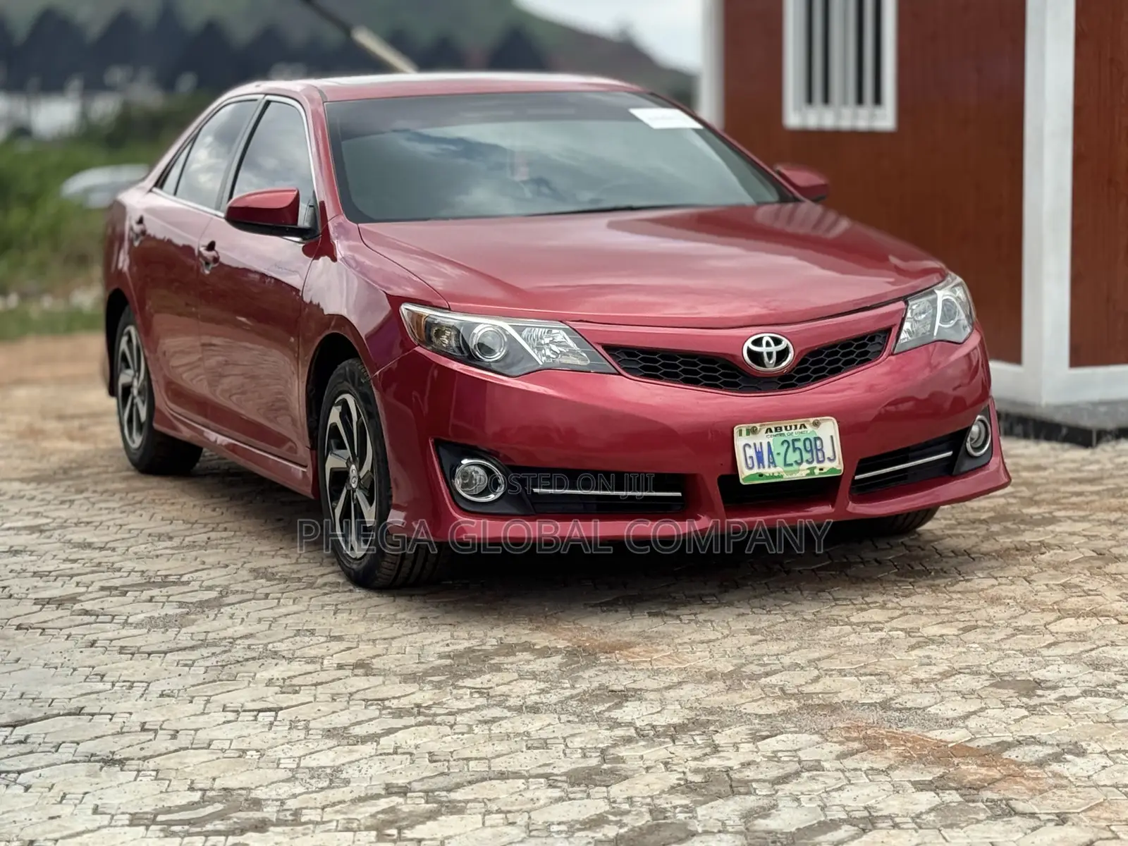 Toyota Camry SE 4dr Sedan (2.5L 4cyl 6A) 2013 Red