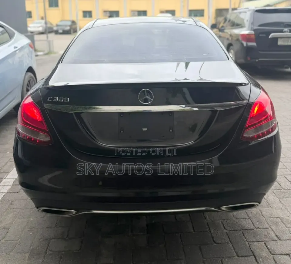 Mercedes-Benz C300 Base 4Matic Sedan AWD (2.0L 4cyl 7A) 2017 Black