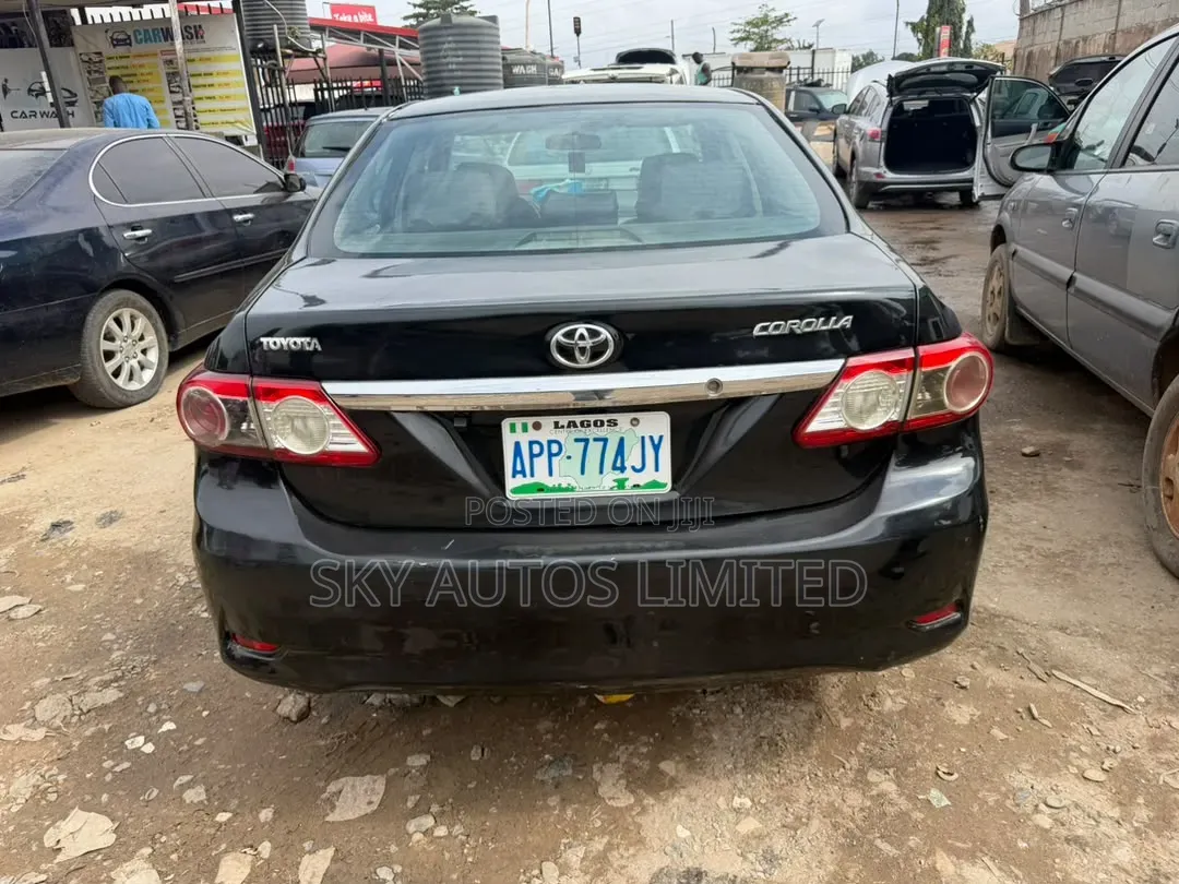 Toyota Corolla LE 4dr Sedan (1.8L 4cyl 4A) 2012 Black
