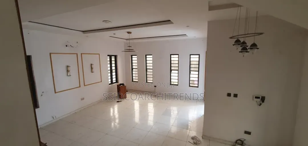 5bdrm Duplex in Call To Access, Ologolo for rent