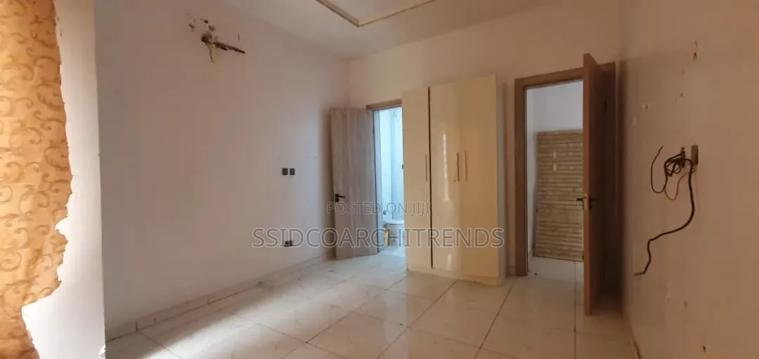 5bdrm Duplex in Call To Access, Ologolo for rent