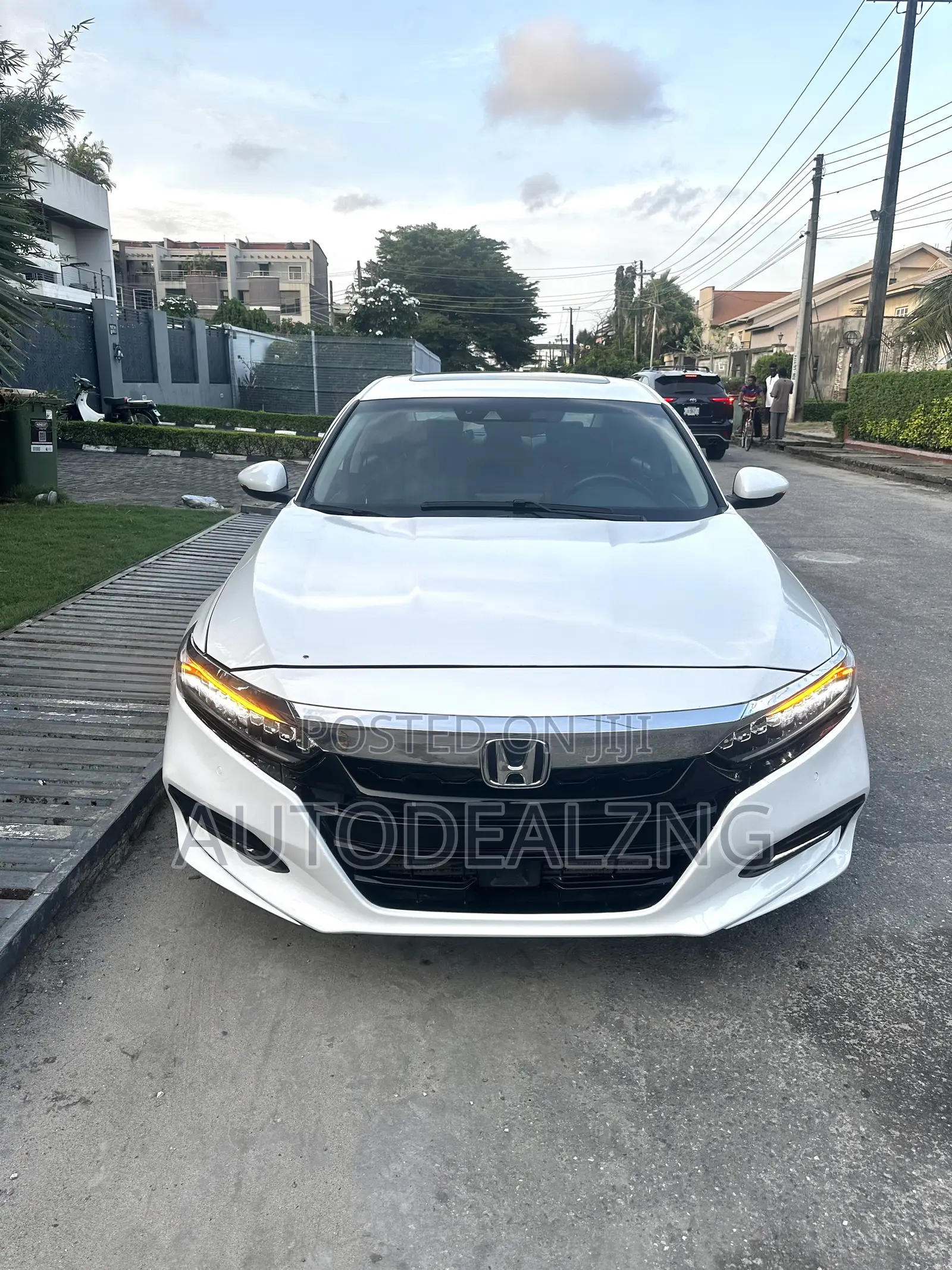 Honda Accord Touring 2.0T 2018 White