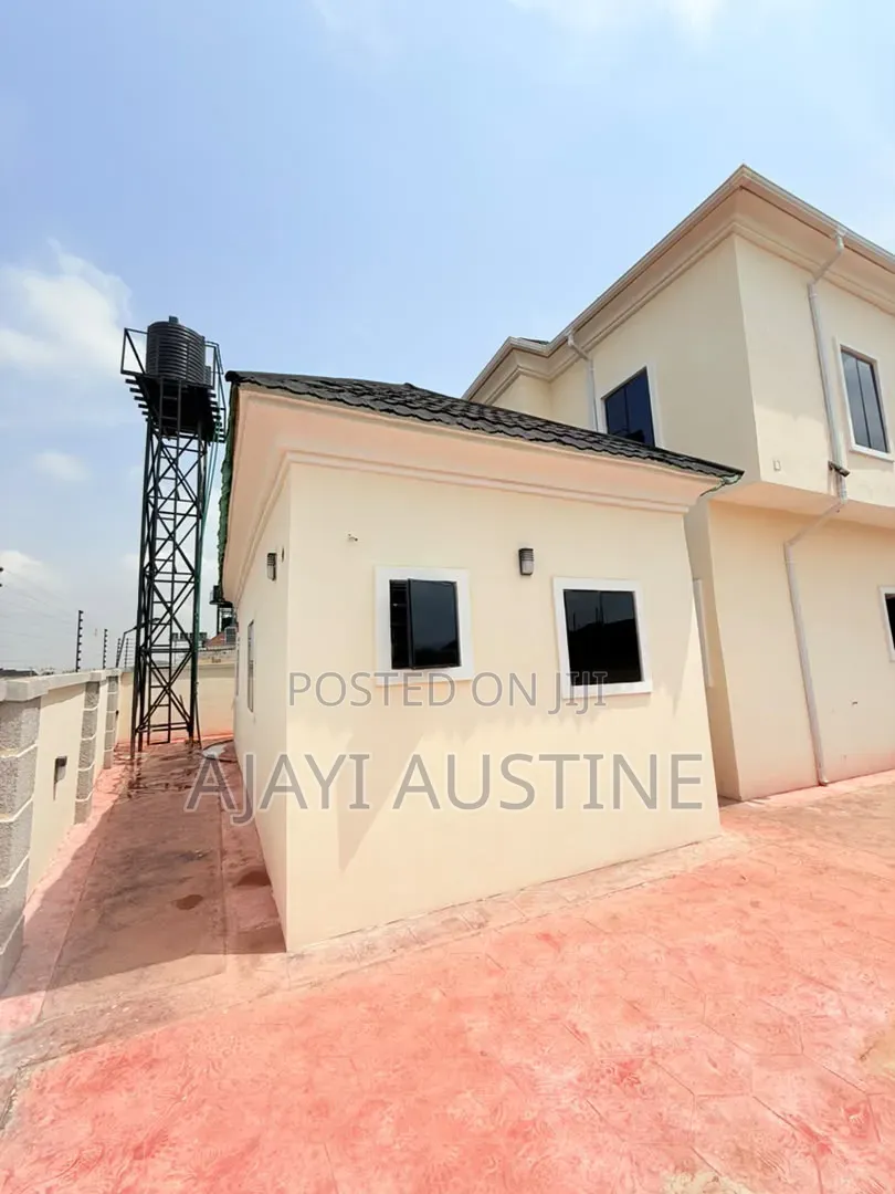 4bdrm Duplex in Justices Estate,, Life Camp for sale