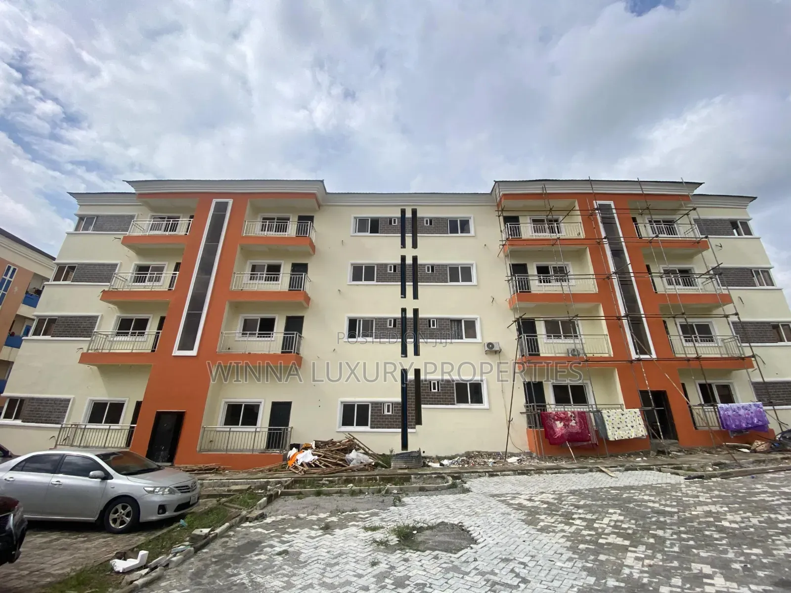 3bdrm Apartment in Utako for sale