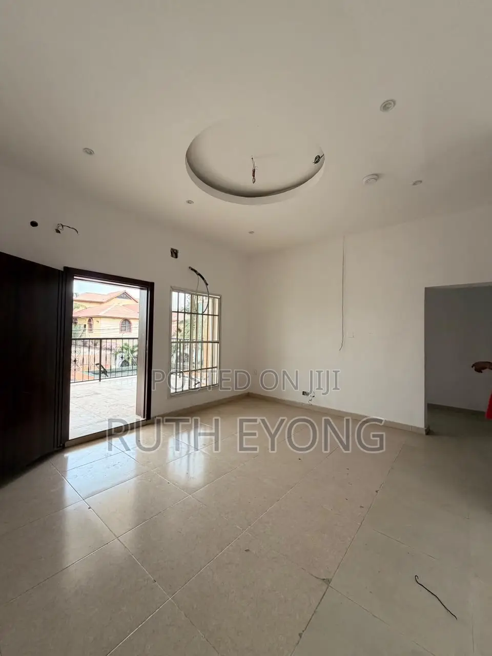 1bdrm Apartment in Lekki Phase 1 for rent