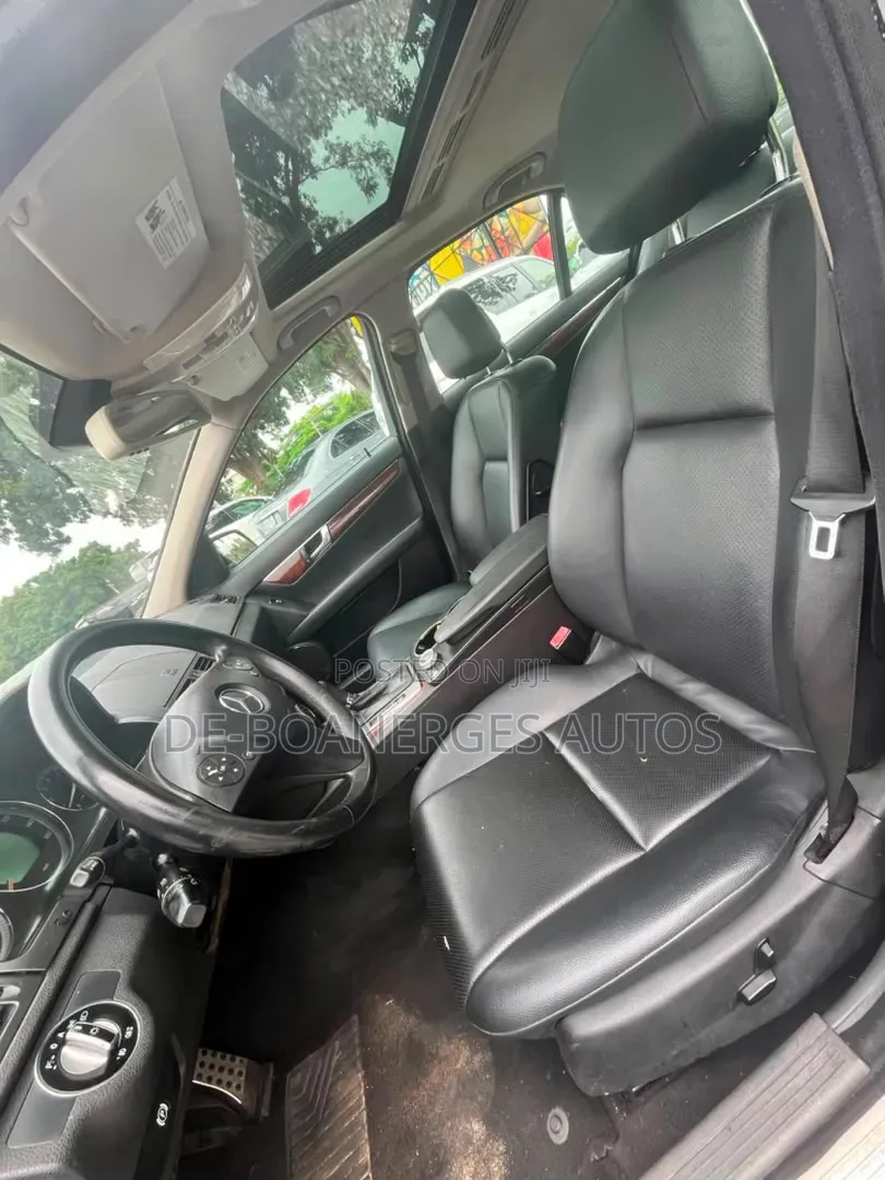 Mercedes-Benz C300 2008 Black