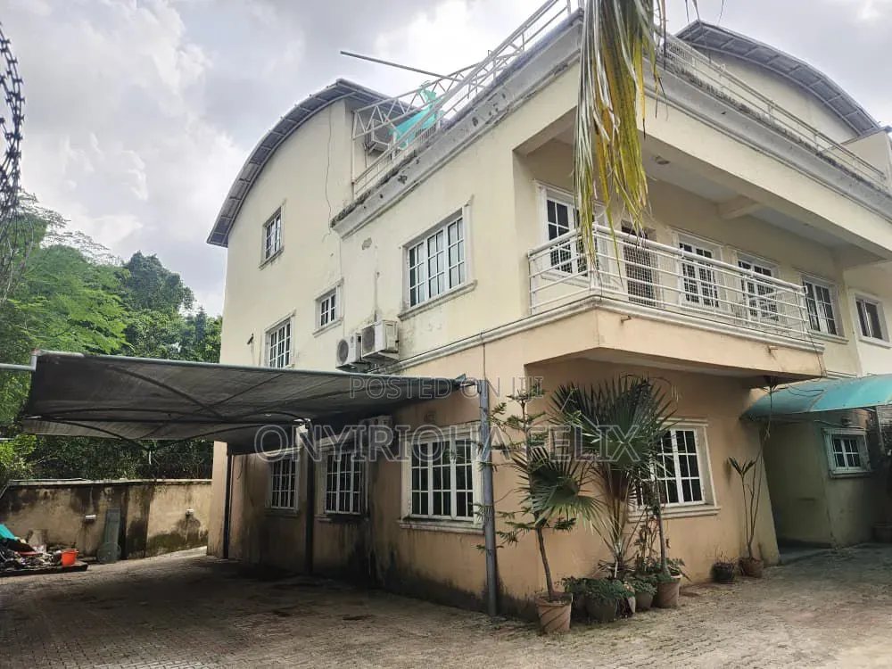 6bdrm Duplex in Wuse2 for rent