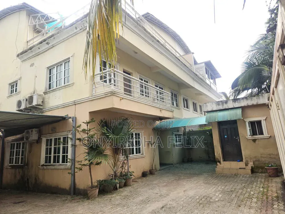 6bdrm Duplex in Wuse2 for rent