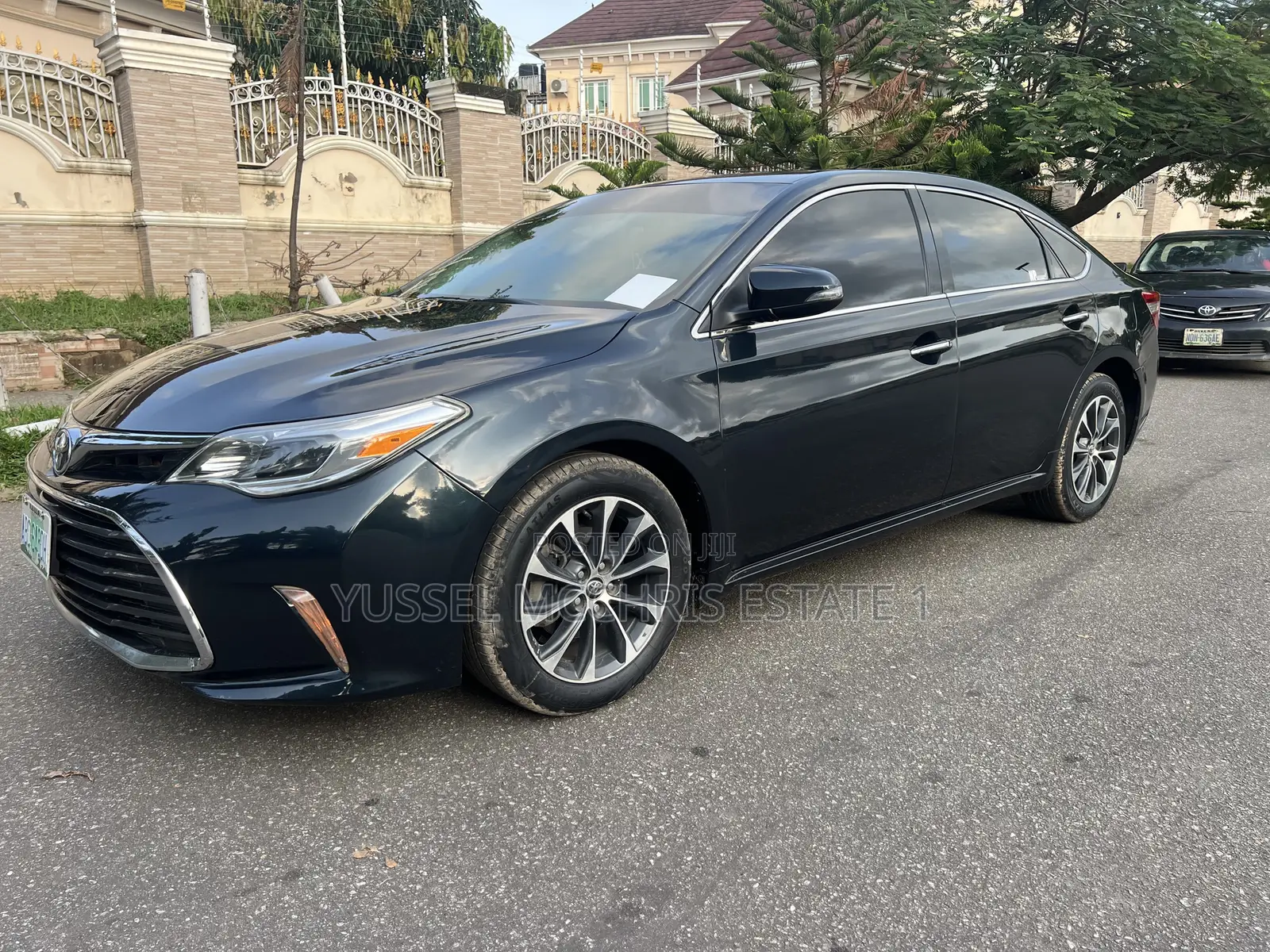 Toyota Avalon XLE Premium FWD Sedan (3.6L 6cyl 6A) 2016 Black