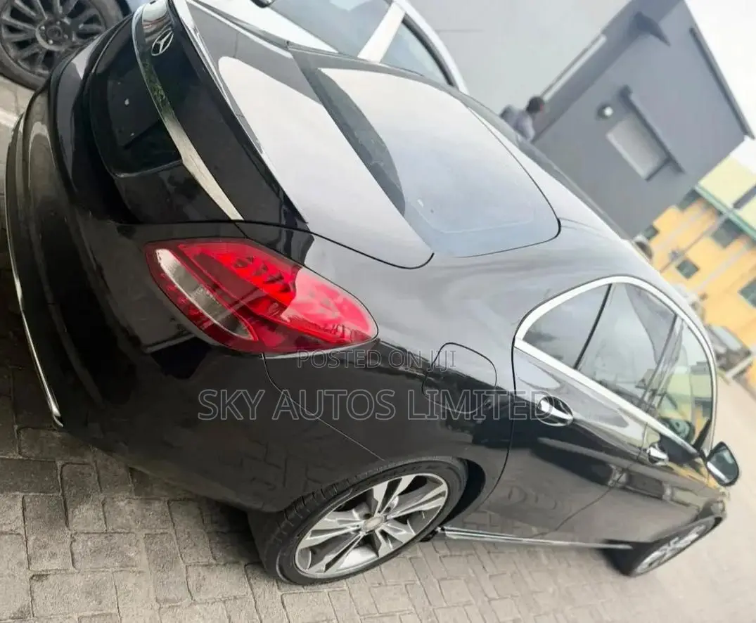 Mercedes-Benz C300 Base 4Matic Sedan AWD (2.0L 4cyl 7A) 2017 Black