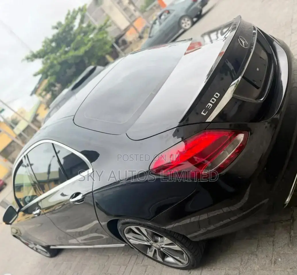 Mercedes-Benz C300 Base 4Matic Sedan AWD (2.0L 4cyl 7A) 2017 Black