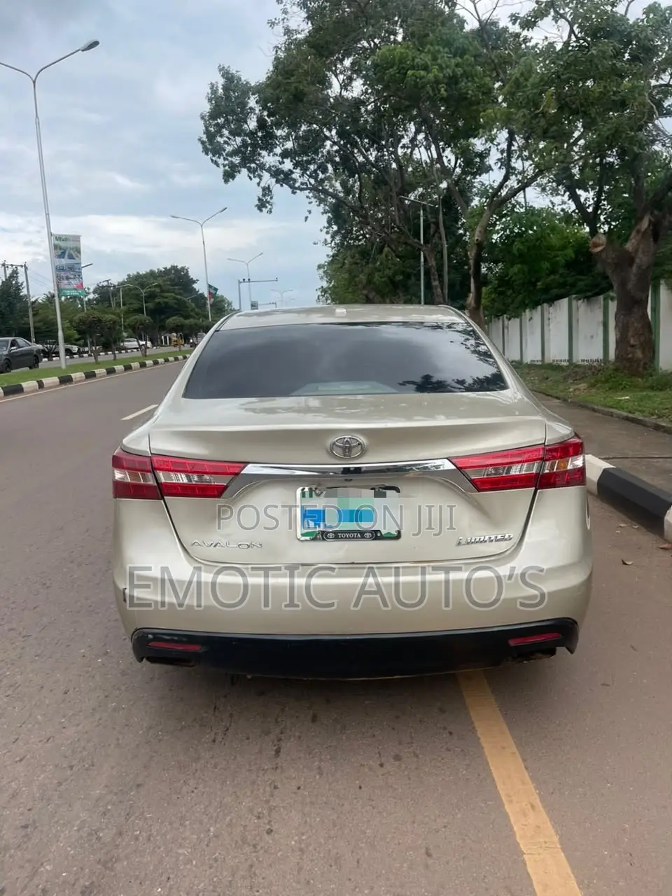 Toyota Avalon 2014 Gold