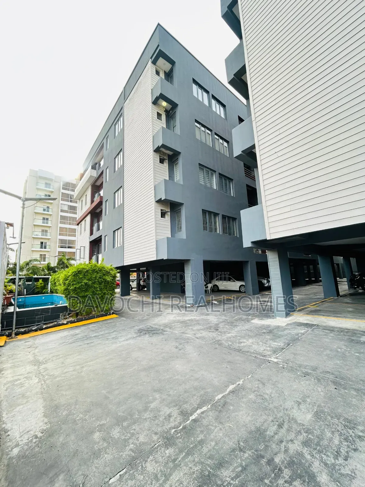 3bdrm Apartment in Adeola Odeku for rent