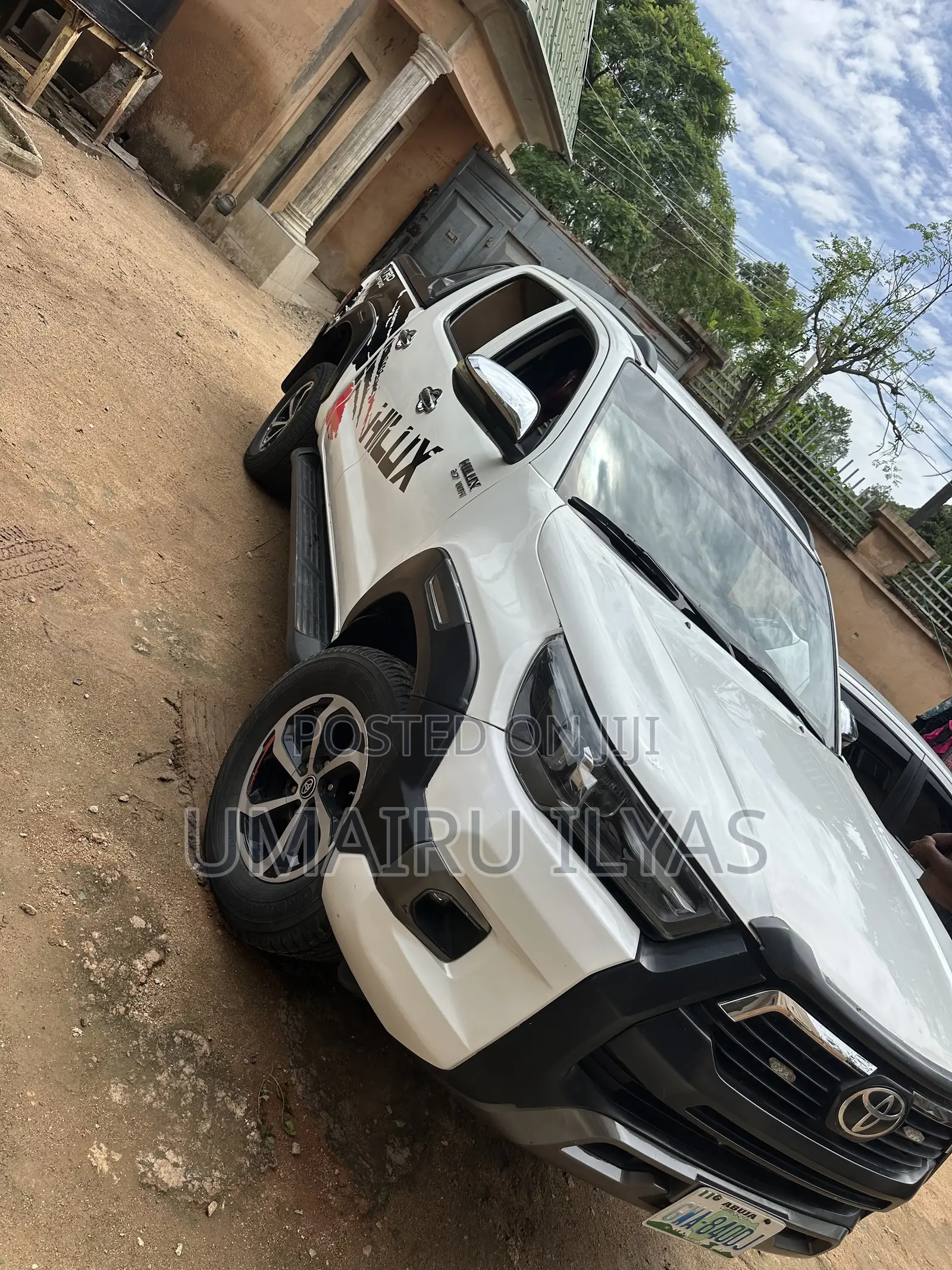 Toyota Hilux 2011 White