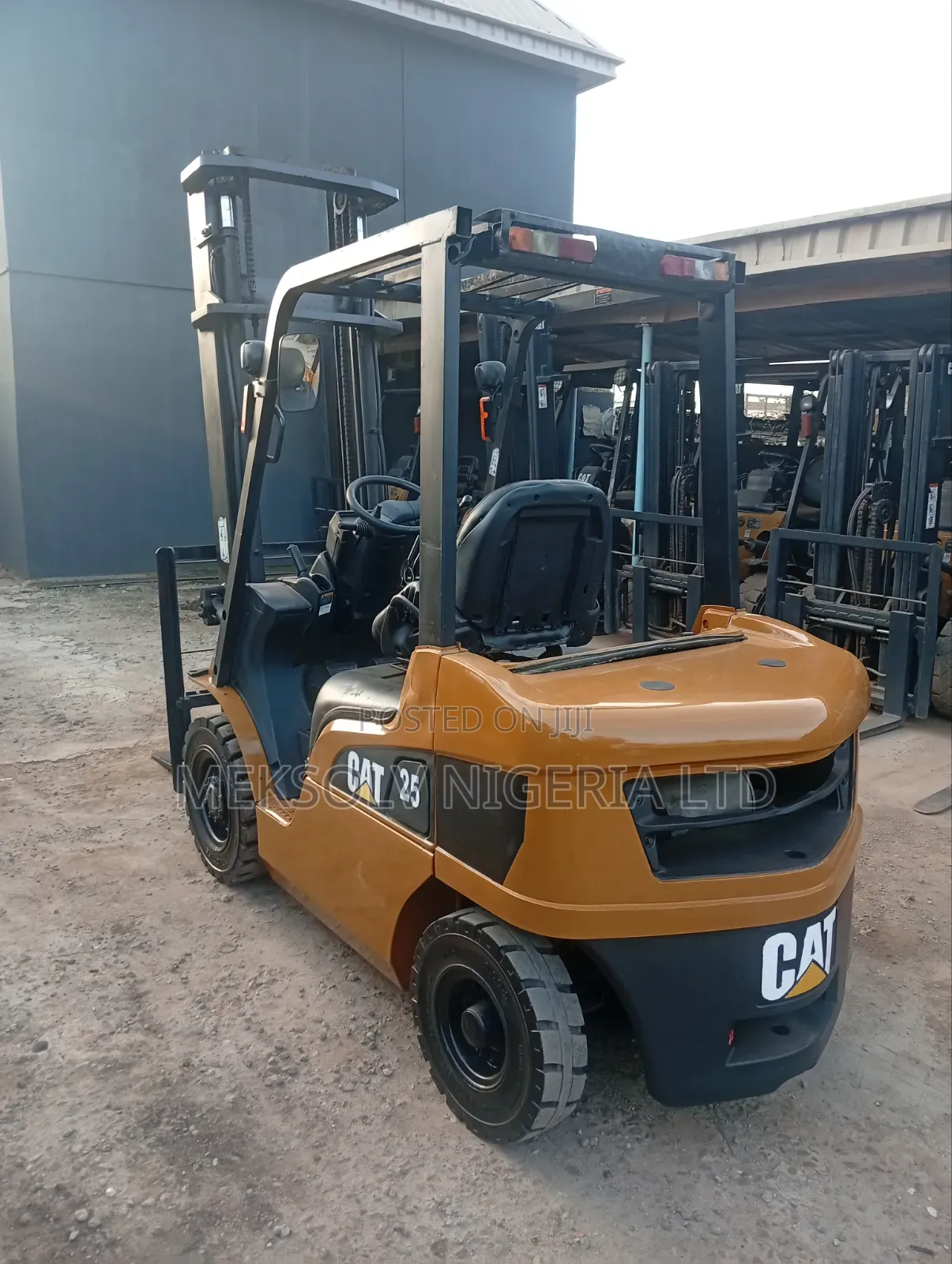 2.5tons Caterpillar Forklift