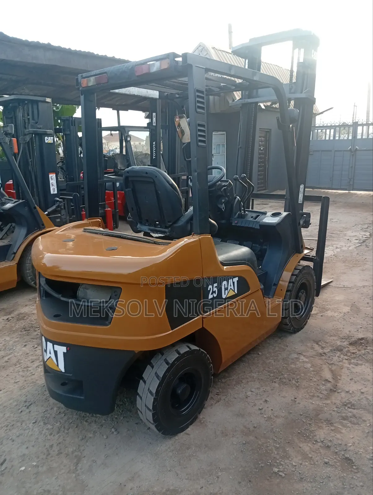 2.5tons Caterpillar Forklift