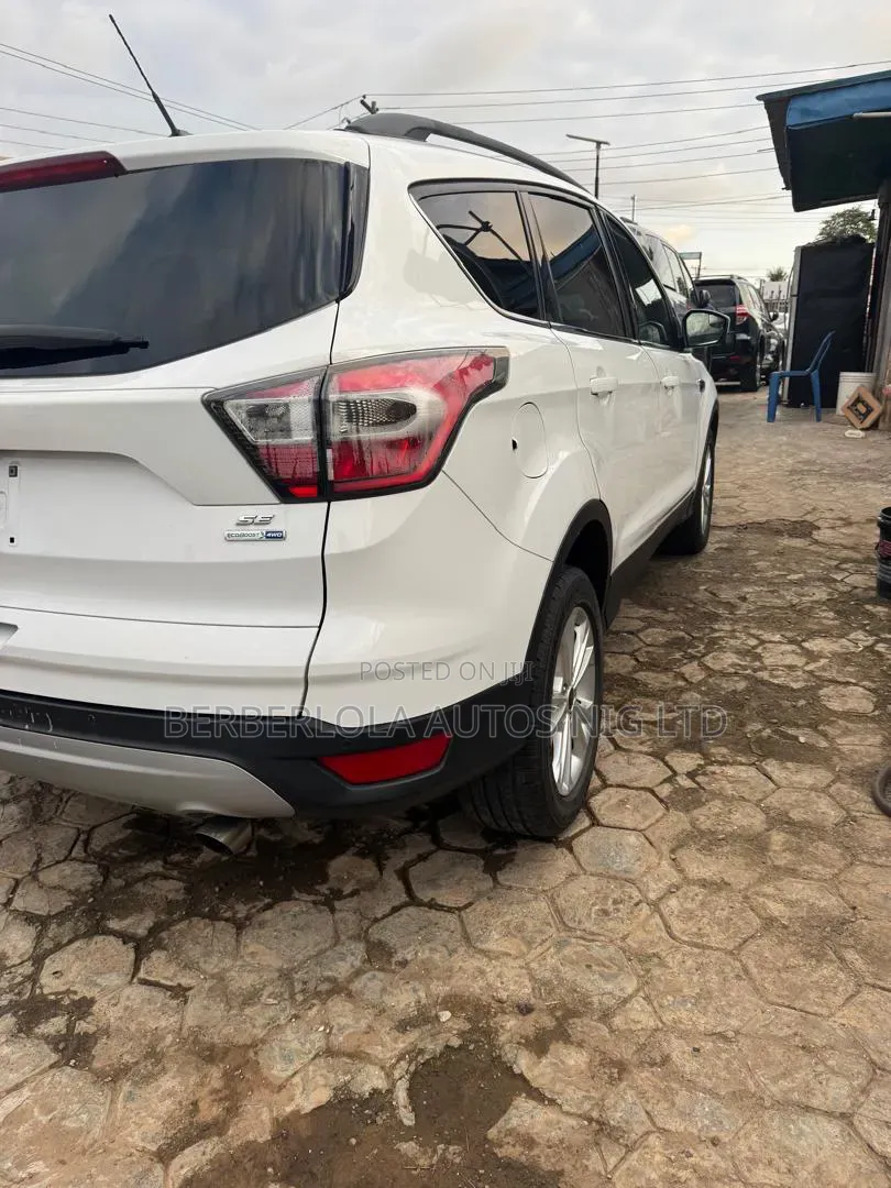 Ford Escape SE 4x4 2018 White