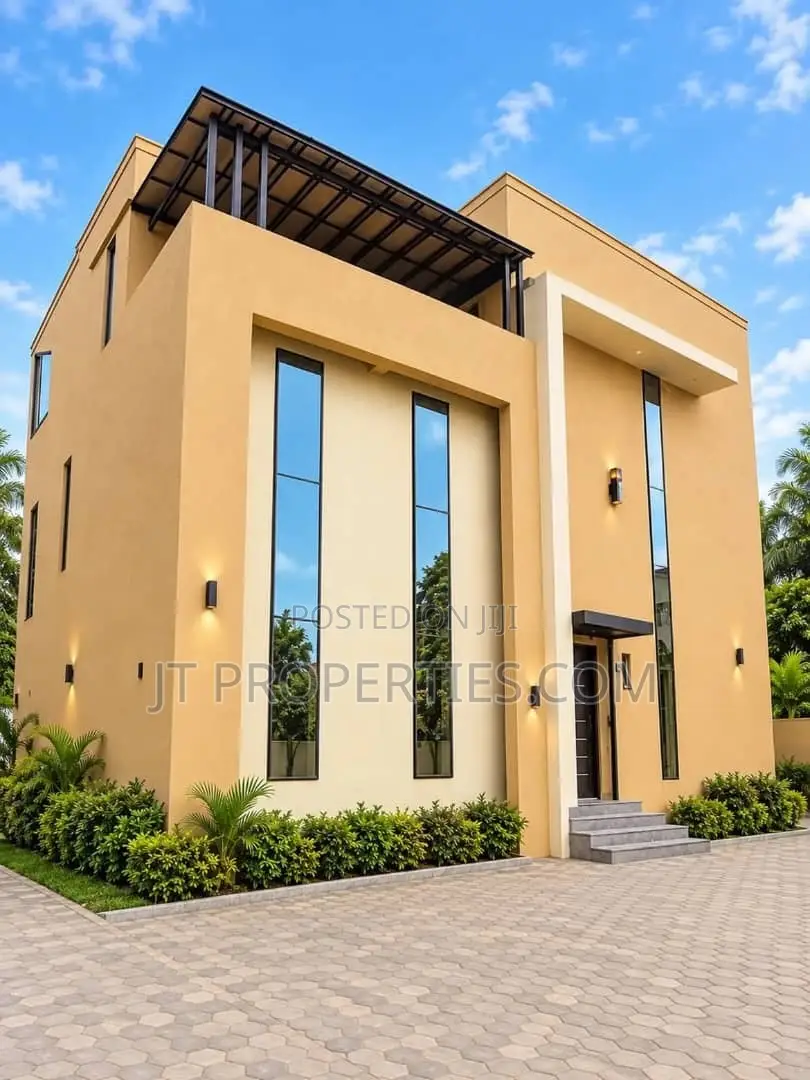 5bdrm Mansion in Villa Maitama for sale