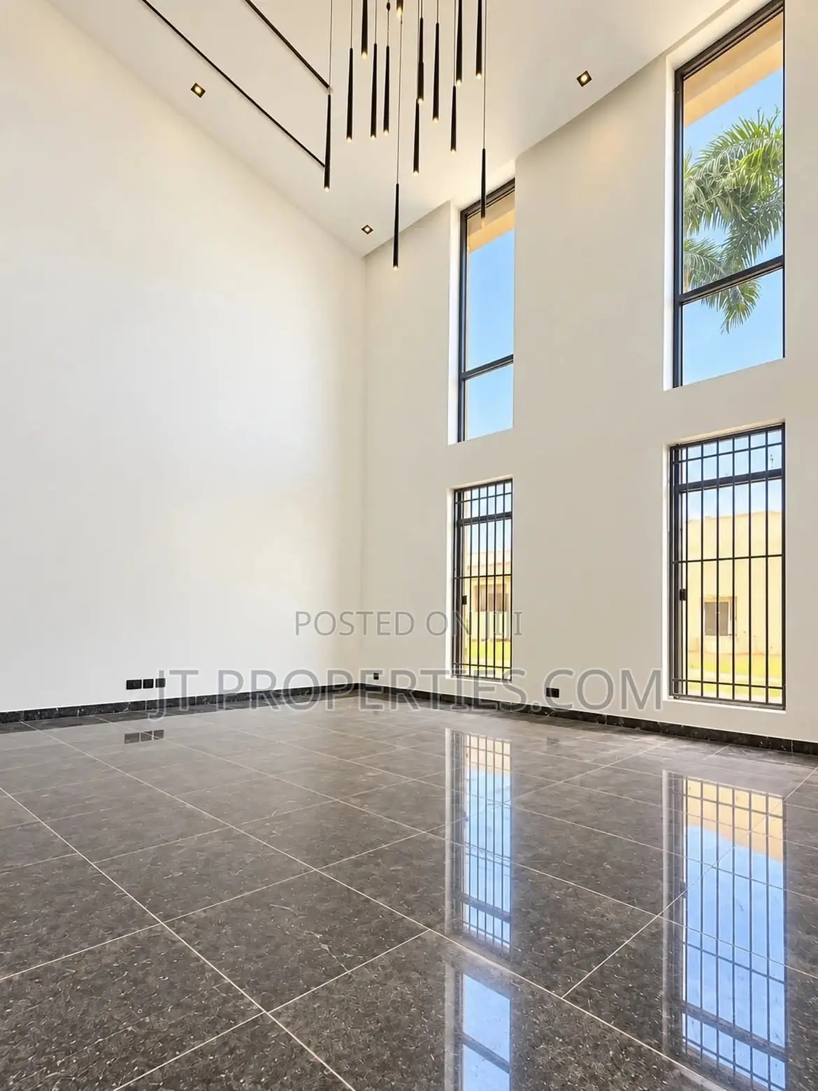 5bdrm Mansion in Villa Maitama for sale