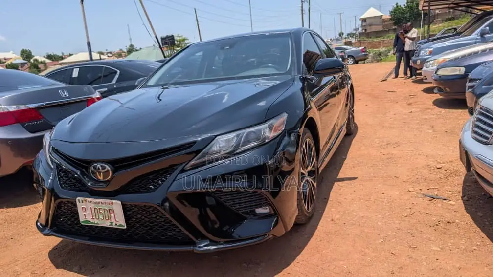 Toyota Camry SE (2.5L 4cyl 8A) 2019 Black