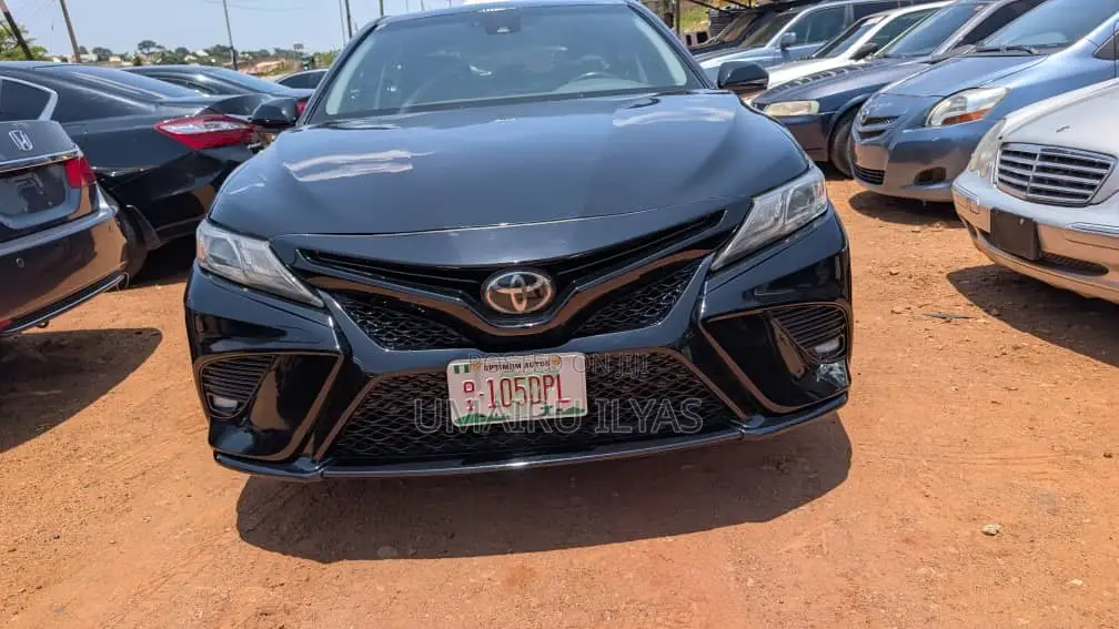 Toyota Camry SE (2.5L 4cyl 8A) 2019 Black