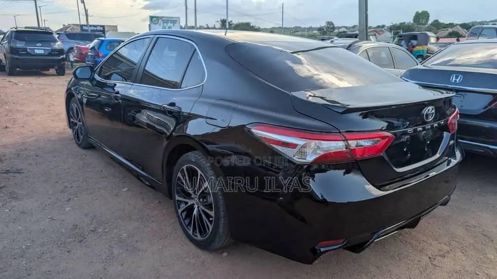 Toyota Camry SE (2.5L 4cyl 8A) 2019 Black