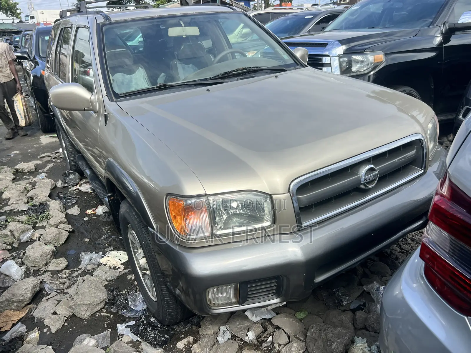 Nissan Pathfinder Automatic 2000 Gold