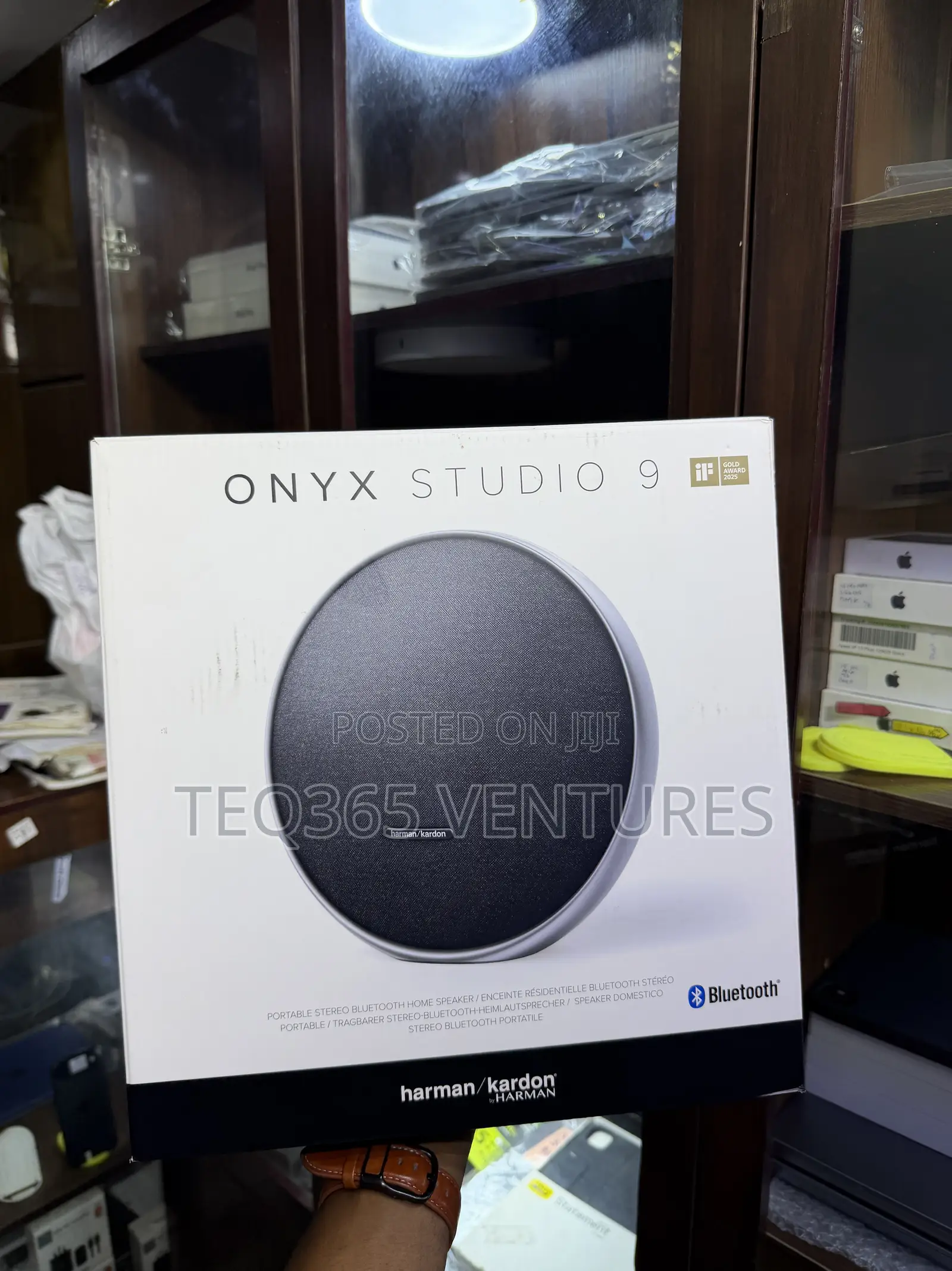 Onyx Studio 9