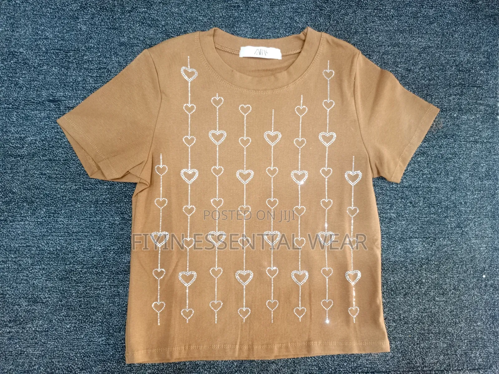 Ladies Casual Brown Basic Top With Vertical Rhinestone Heart Pattern