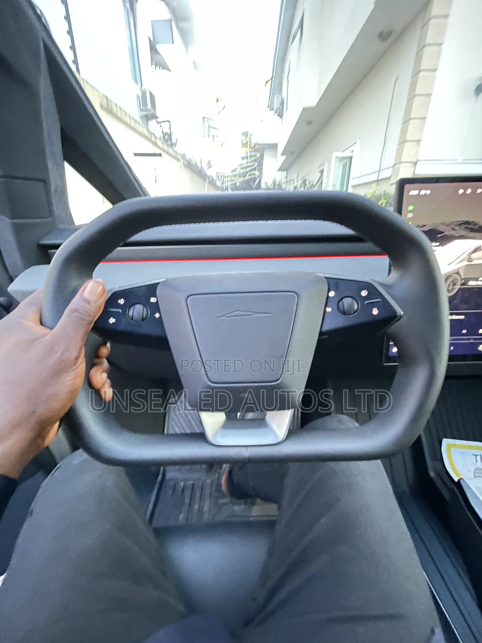 Tesla Cybertruck 2024 Silver