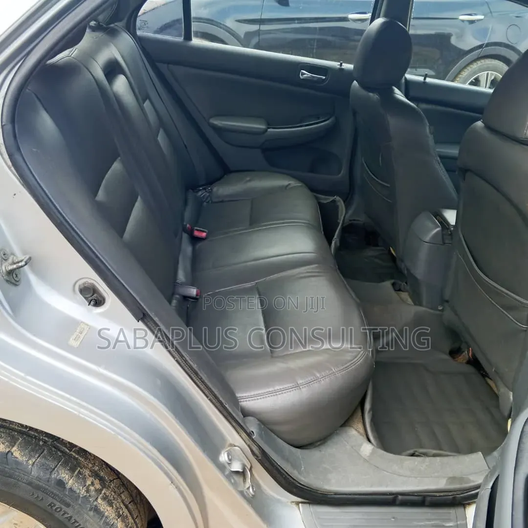 Honda Accord 2005 Silver