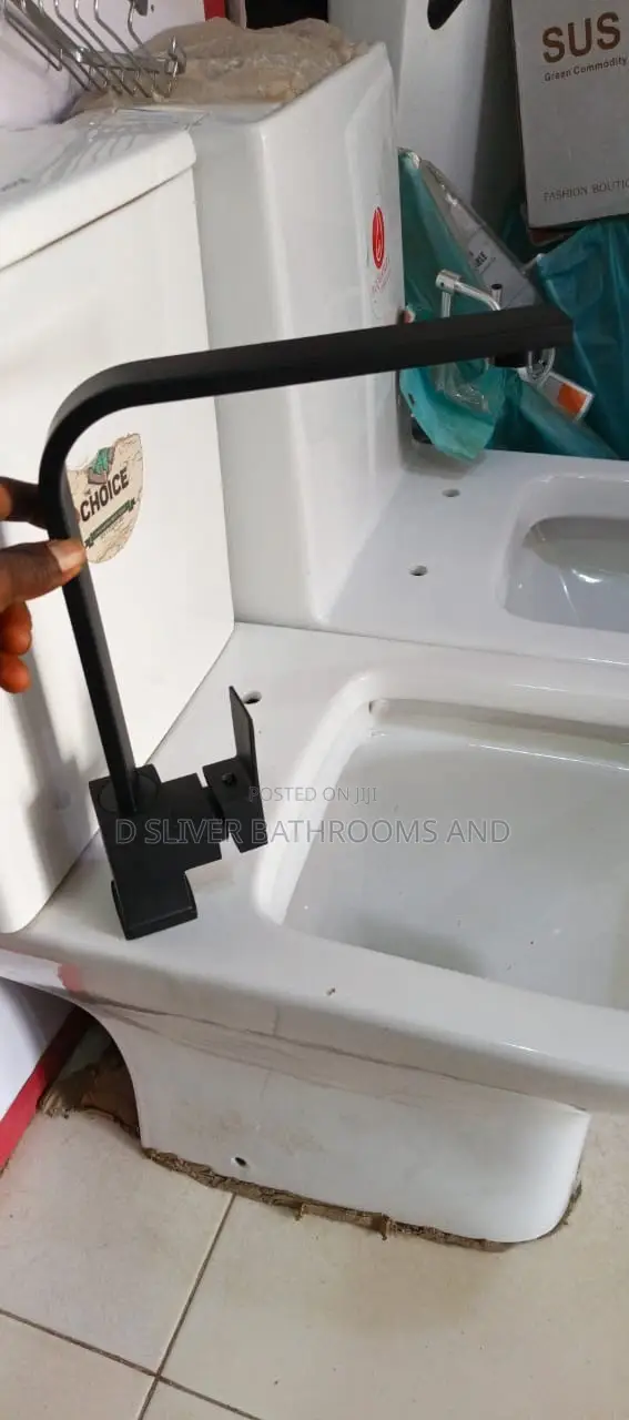 Black Kitchen Sink Mixer Tap - 360° Swivel