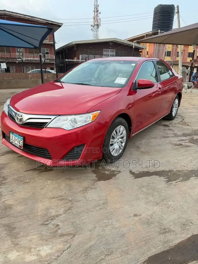Toyota Camry LE 4dr Sedan (2.5L 4cyl 6A) 2013 Red