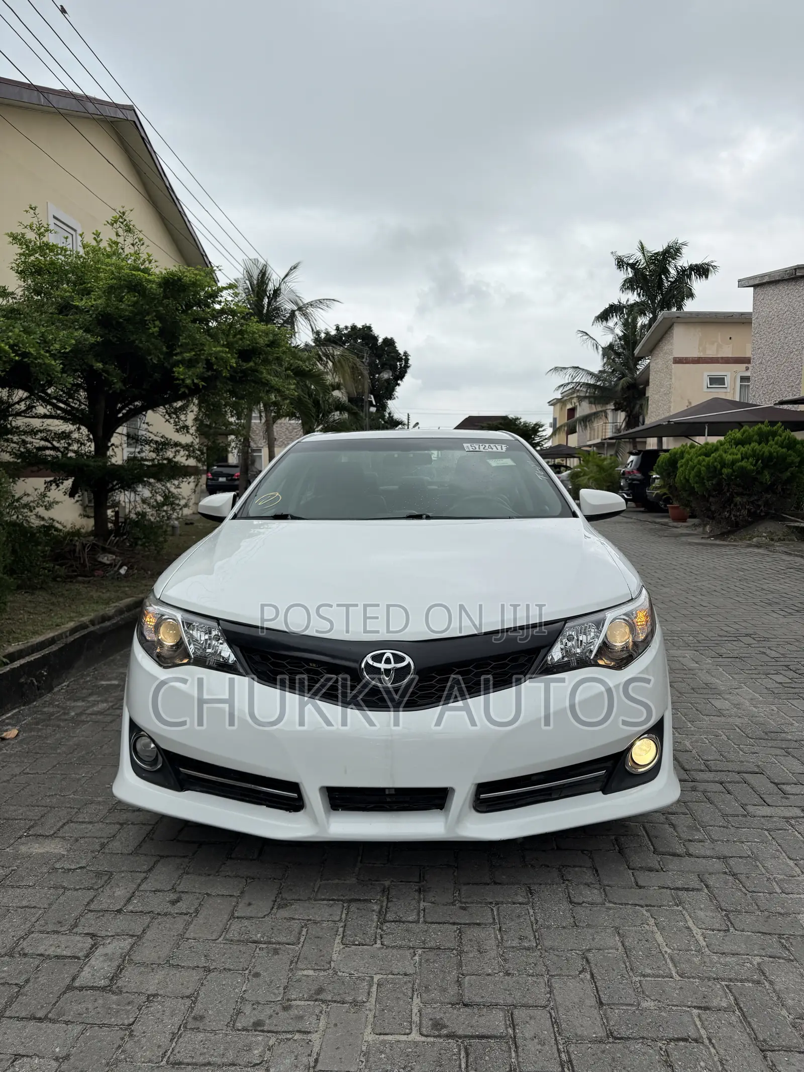 Toyota Camry SE 4dr Sedan (2.5L 4cyl 6A) 2013 White