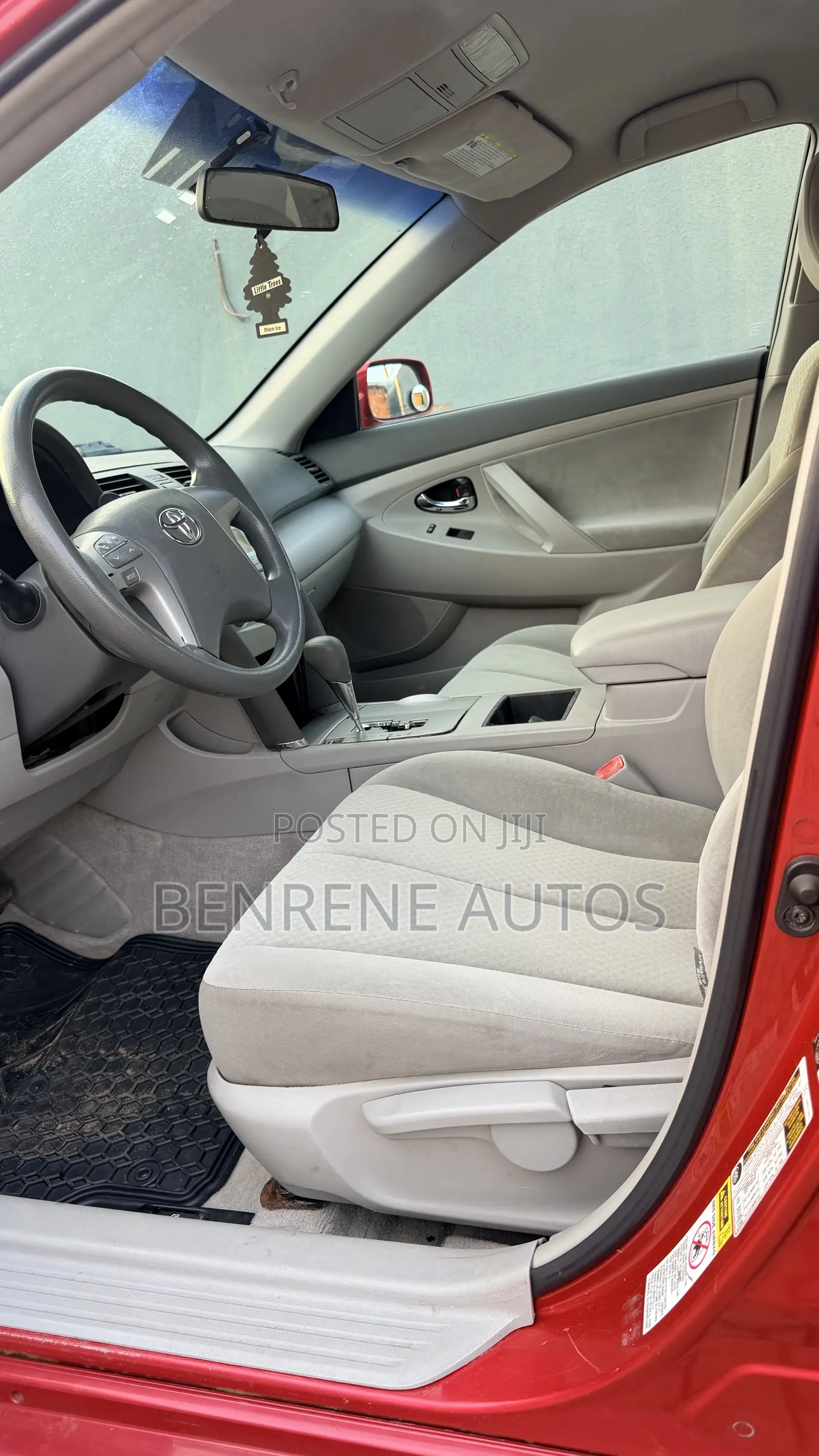 Toyota Camry LE 4dr Sedan (2.4L 4cyl 5A) 2008