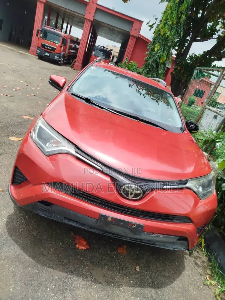 Toyota RAV4 2017 Red