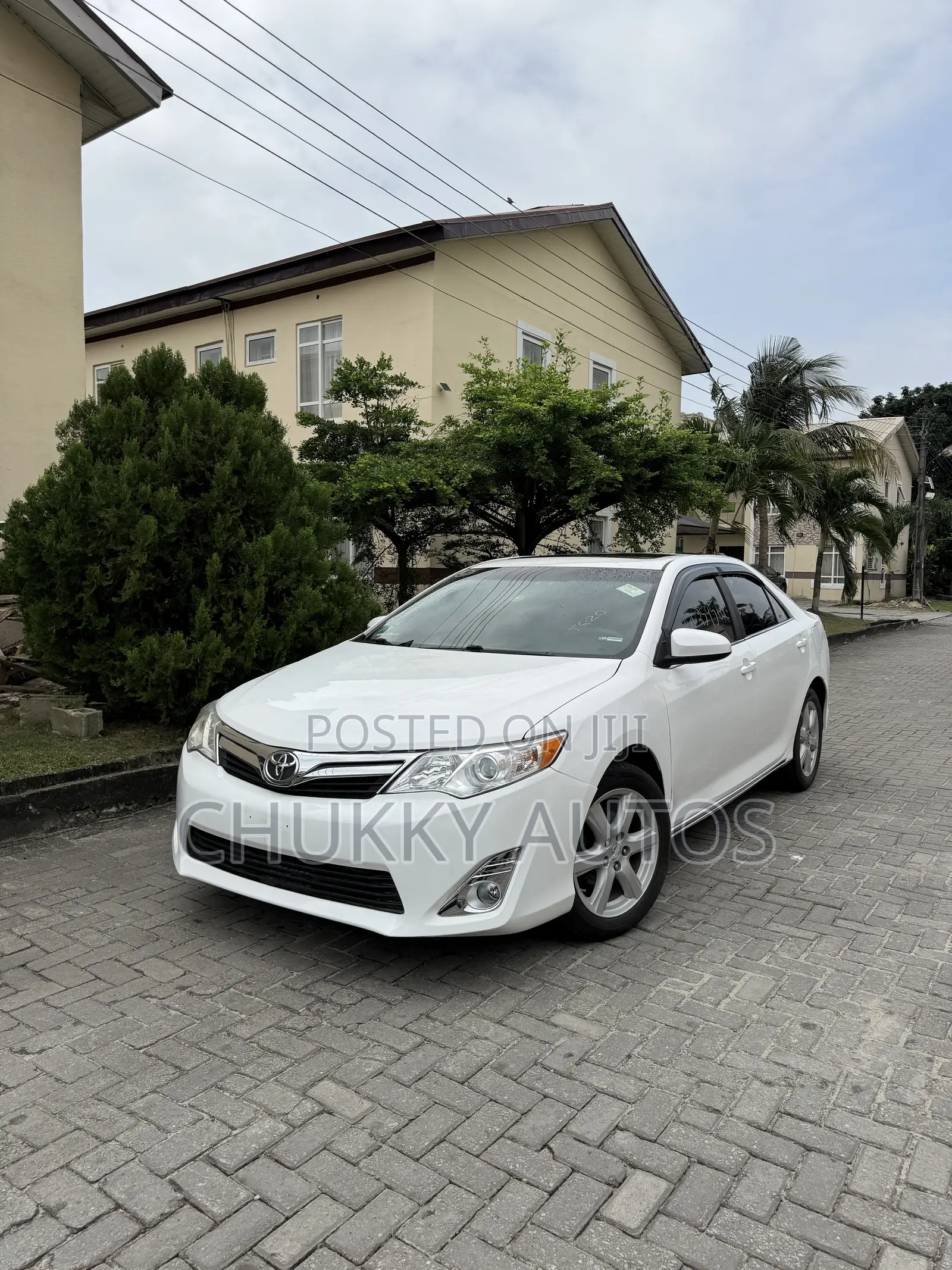 Toyota Camry LE 4dr Sedan (2.5L 4cyl 6A) 2012 White
