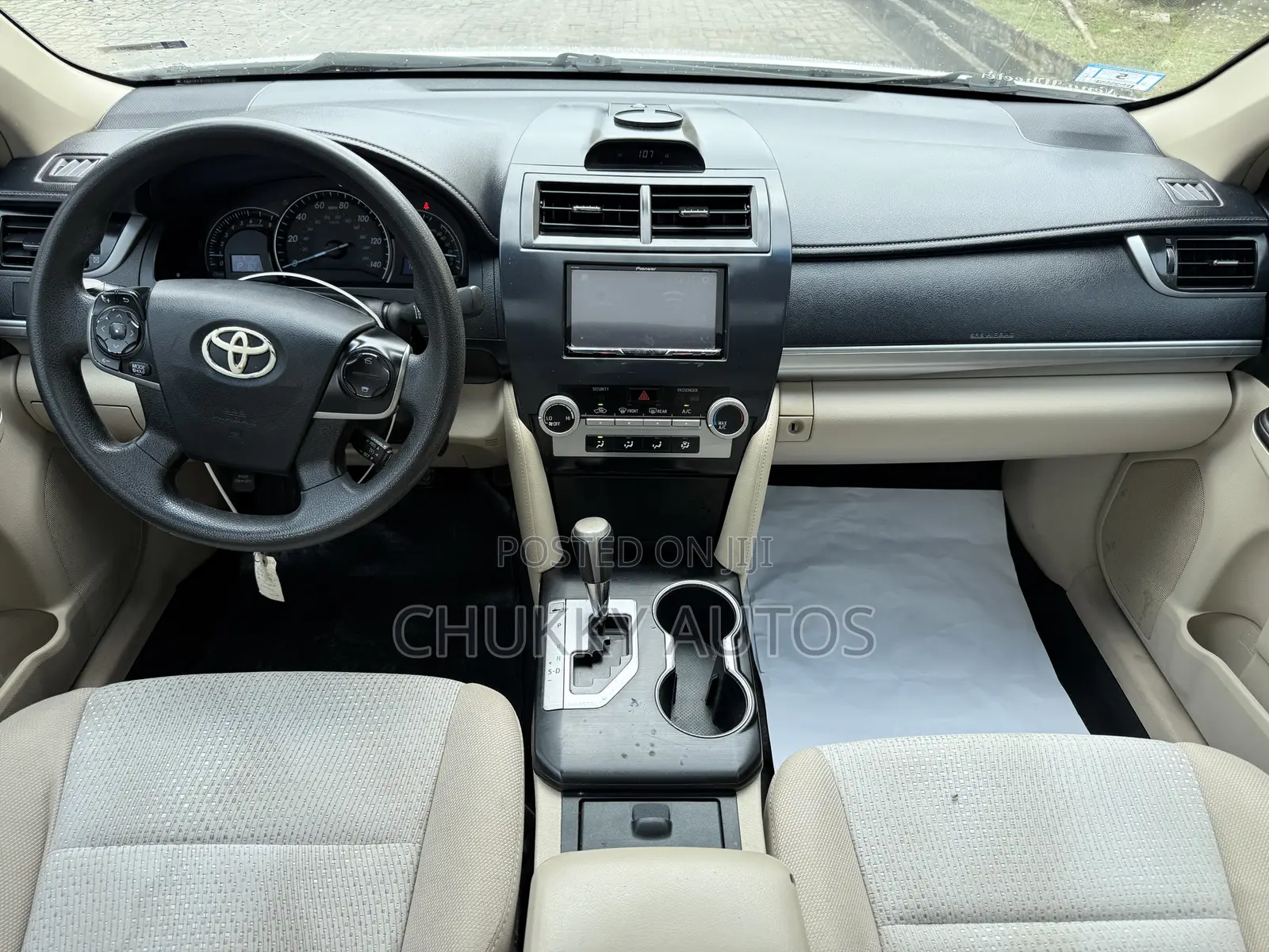 Toyota Camry LE 4dr Sedan (2.5L 4cyl 6A) 2012 White