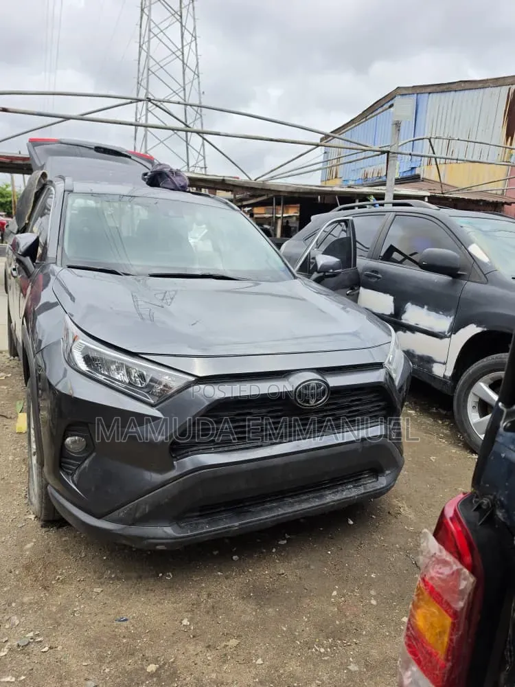 Toyota RAV4 2022 Gray