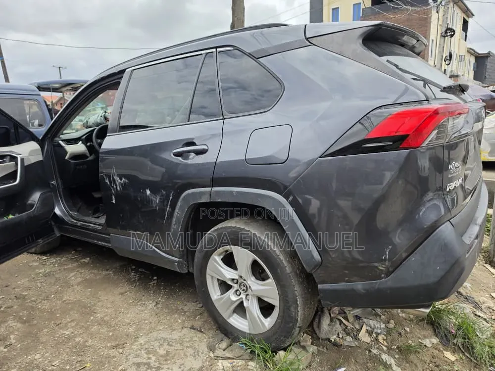 Toyota RAV4 2022 Gray