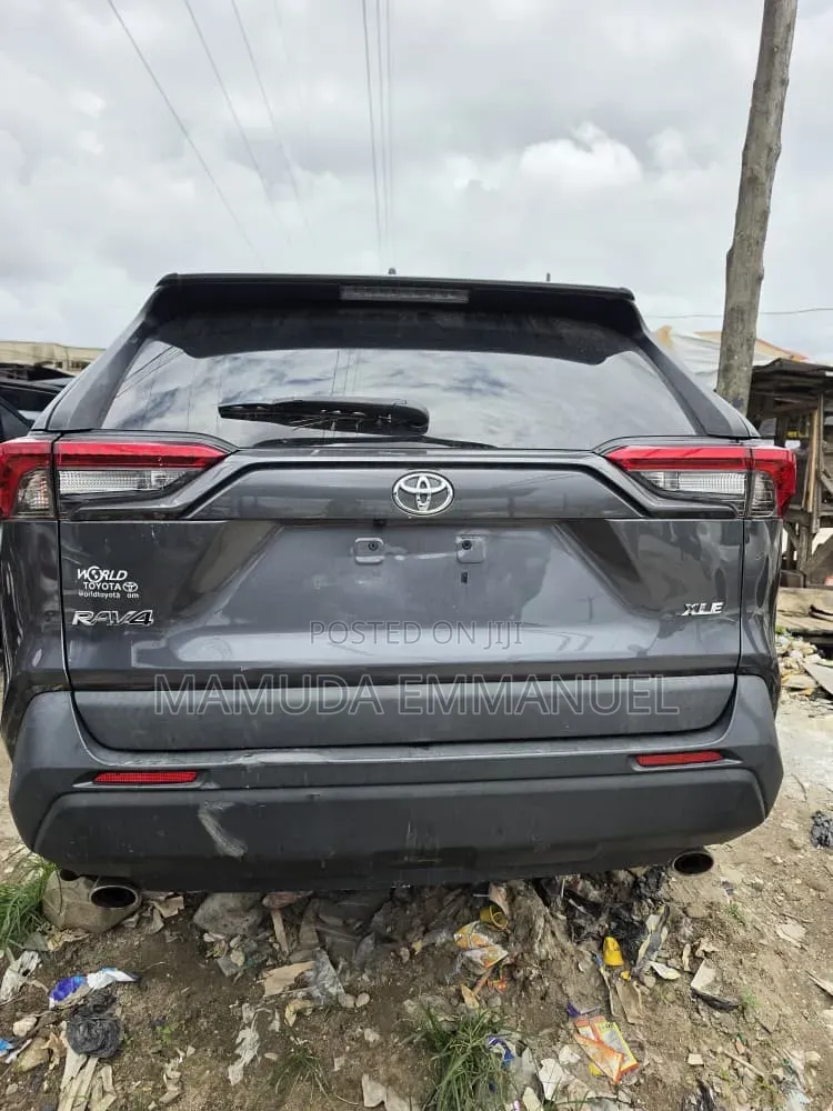 Toyota RAV4 2022 Gray