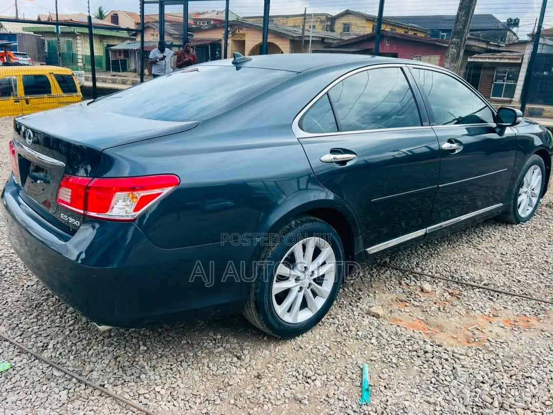 Lexus ES 350 2010 Blue
