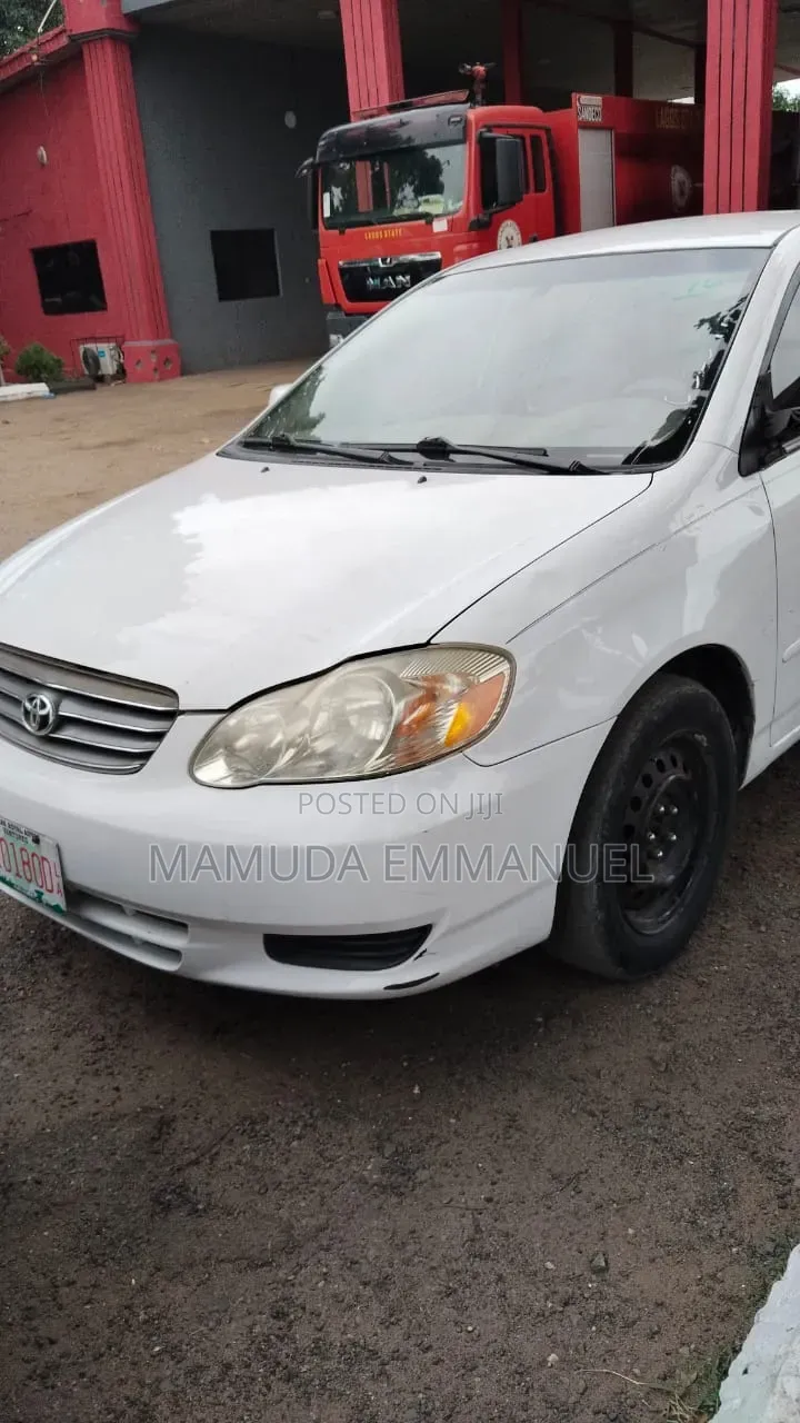 Toyota Corolla 2004 White