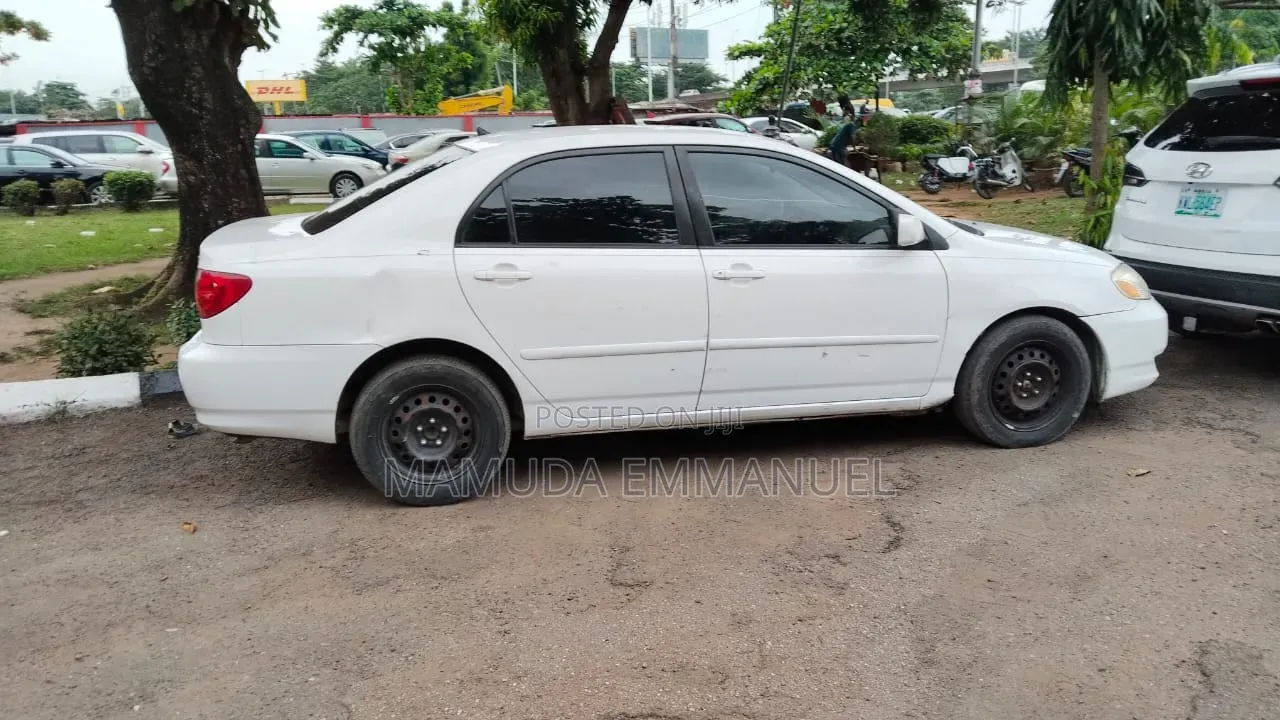 Toyota Corolla 2004 White